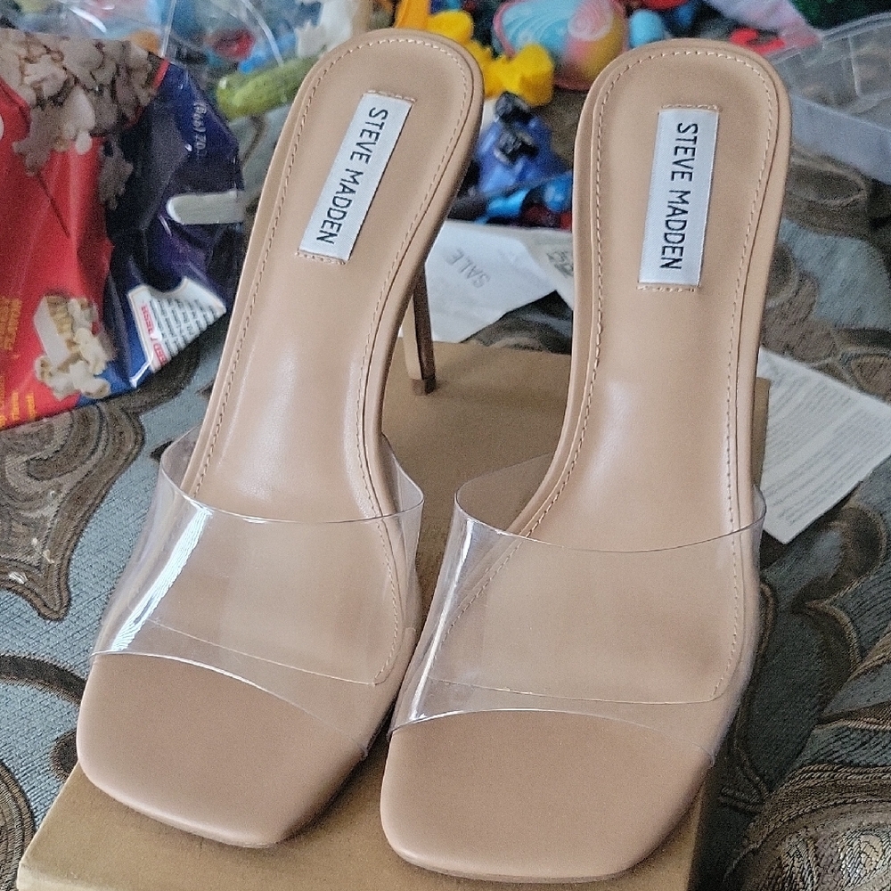 Elegant Tan Women's Heels - Picture 3 of 6